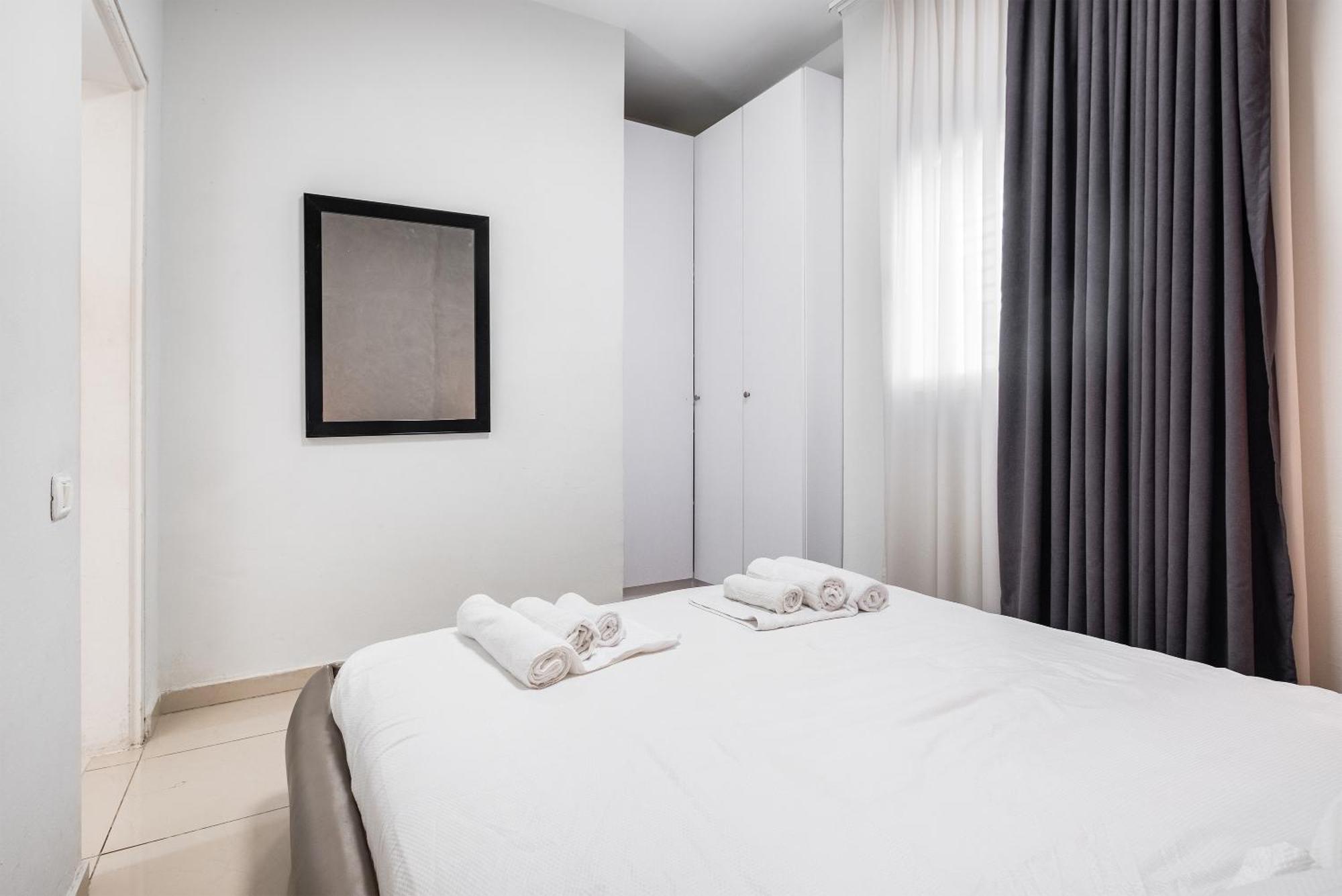 Premium 1bd Near The W/balcony *